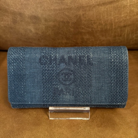 Chanel Denim CC Logo Deauville Wallet -will include an aftermarket chain - Picture 1 of 14